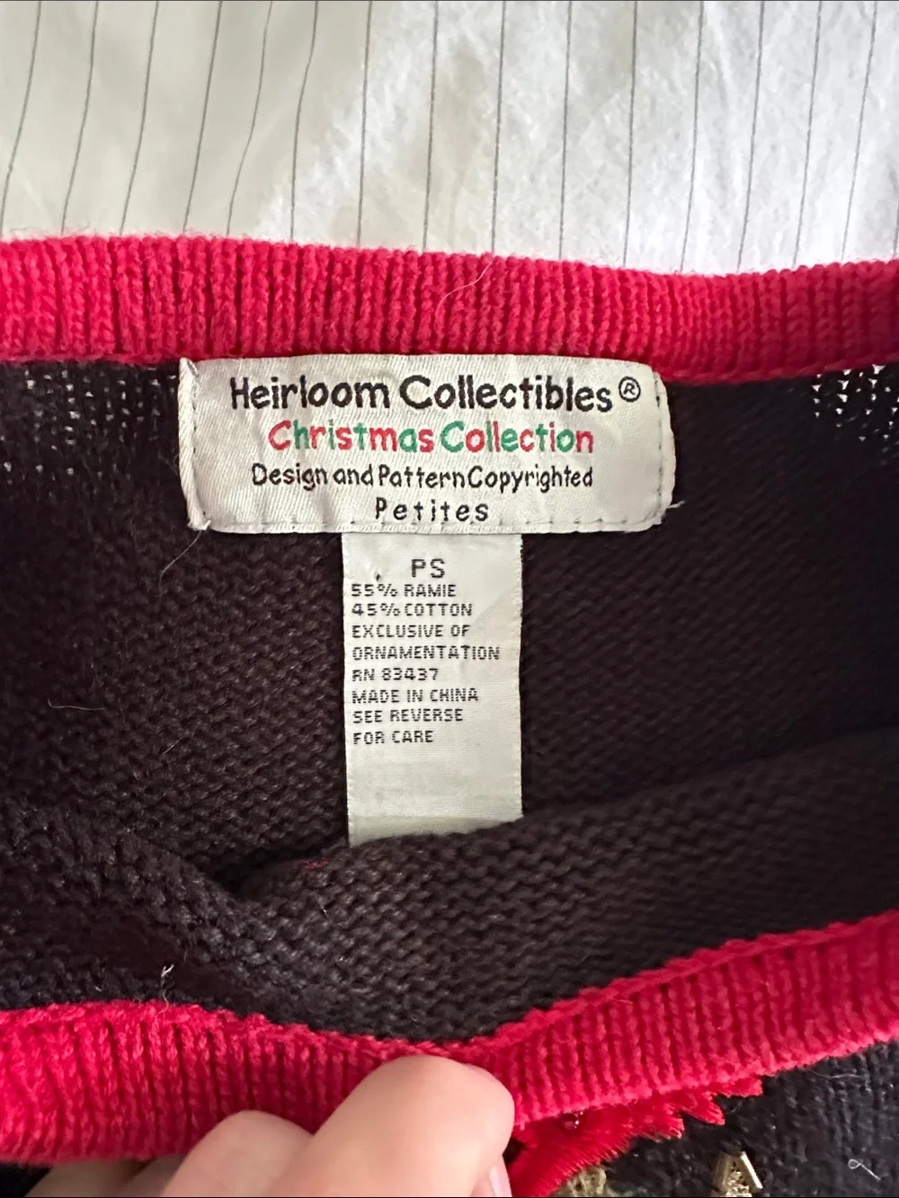 Vintage Heirloom Collectibles - Christmas Collection Sweater - Size PS